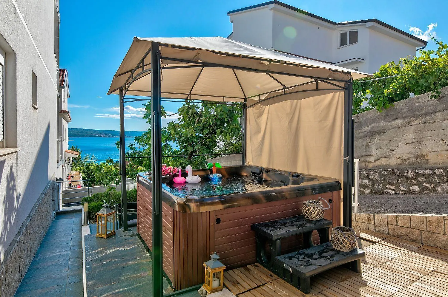 Faszinierendes Apartment Nur 150 Meter Zum Strand Mit Jacuzzi, Billard, Pool, Grill Dramalj