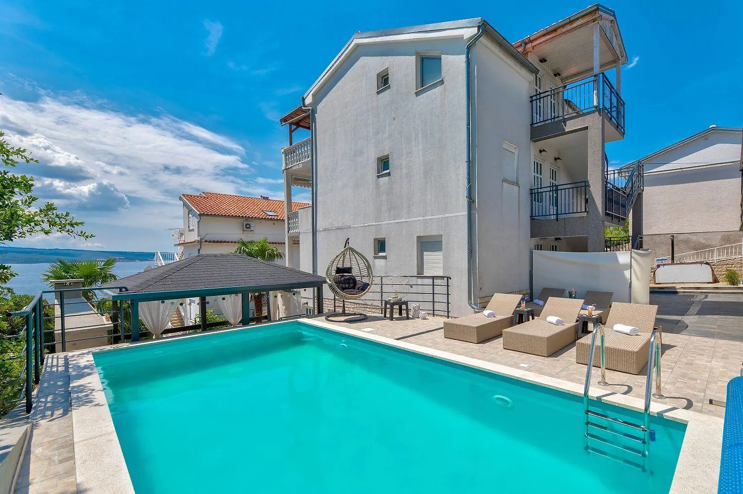 Faszinierendes Apartment Nur 150 Meter Zum Strand Mit Jacuzzi, Billard, Pool, Grill Dramalj