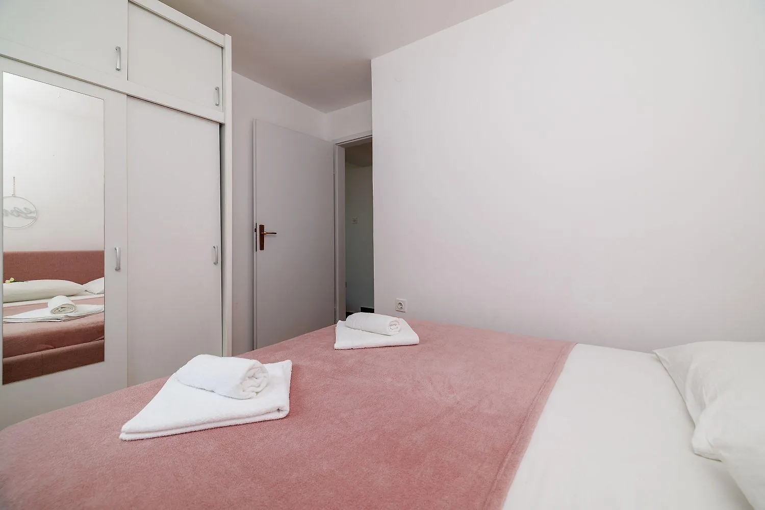 Faszinierendes Apartment Nur 150 Meter Zum Strand Mit Jacuzzi, Billard, Pool, Grill Dramalj