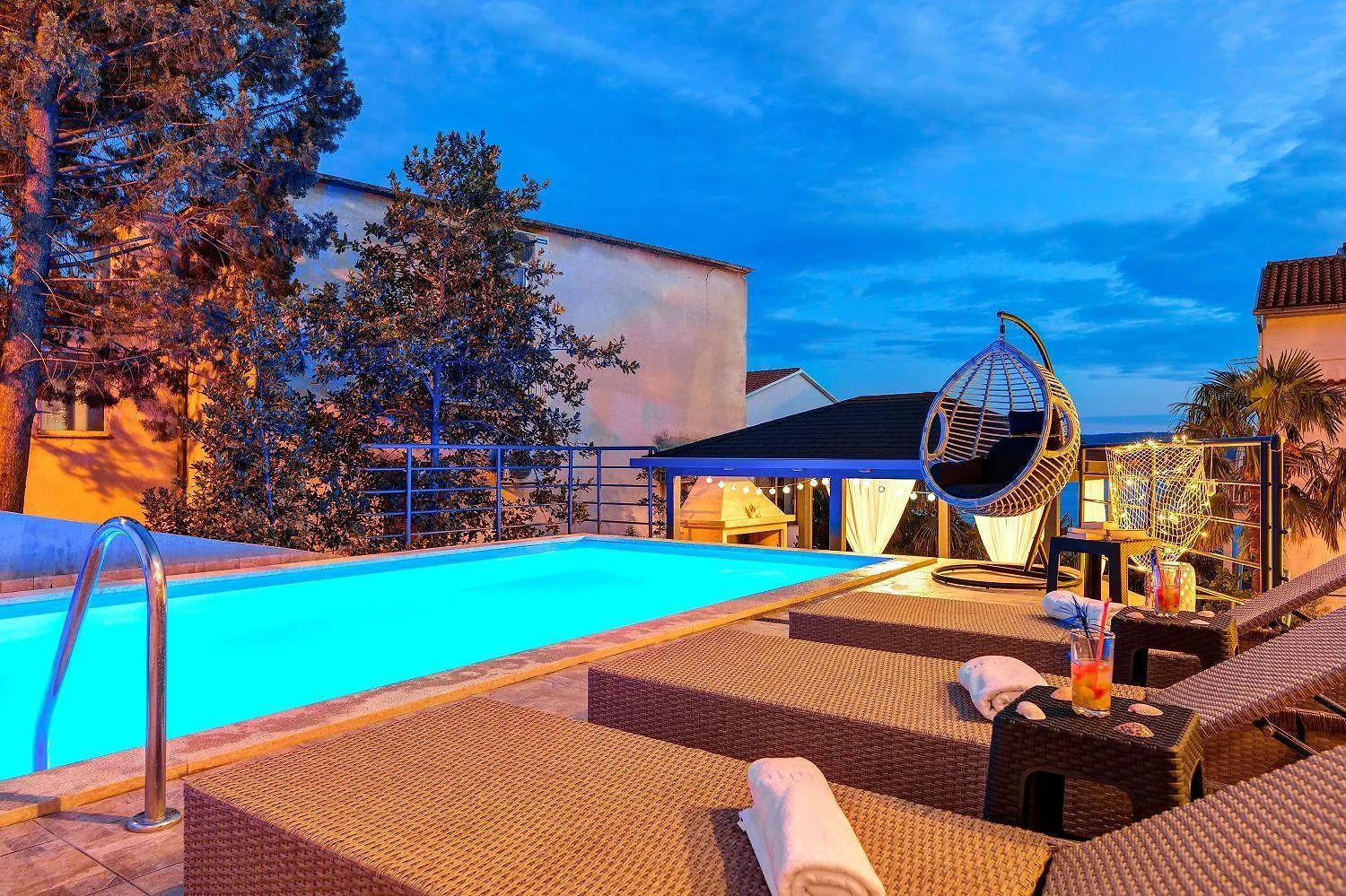 Faszinierendes Apartment Nur 150 Meter Zum Strand Mit Jacuzzi, Billard, Pool, Grill Dramalj